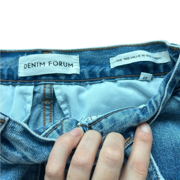 Aritzia Denim Forum The '90s Millie Hi-Rise Cargo Jean Size 23 - Picture 4 of 8